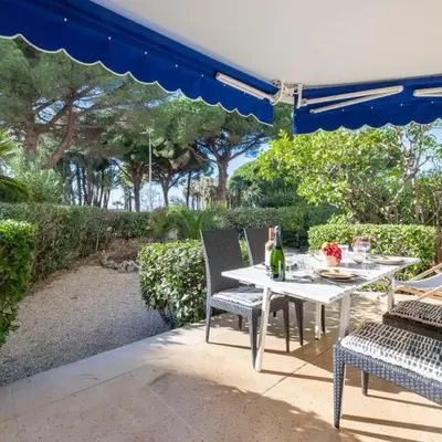 Garden level Croisette sea view with garage