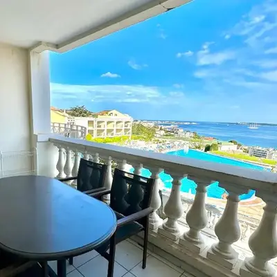 Sisley 1061 - F2 Terrasse avec vue mer