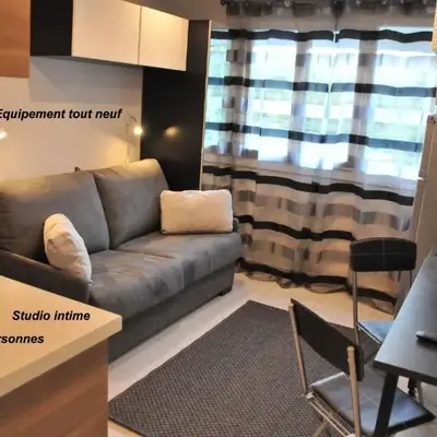 Studette Cannes Croisette Martinez Area