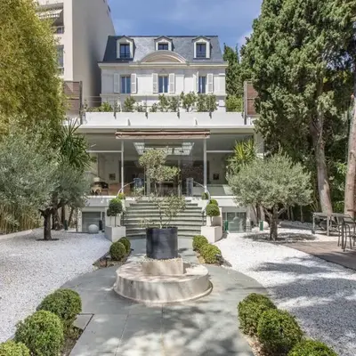 Heart of Cannes Luxury Stay - Steps from Beach & Palais