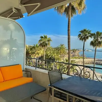 1-bedroom apartment with balcony and sea view on La Croisette