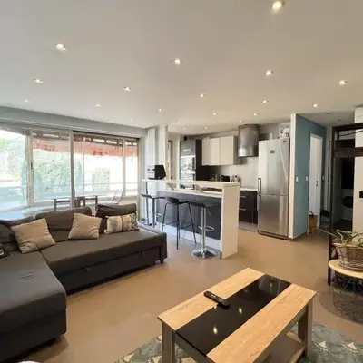 T2 apartment with terrace in Cannes