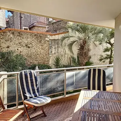 A deux pas des plages du Midi 305L