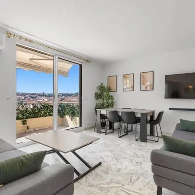 REF 1996 Cannes Croisette - Sea view apartment for rent