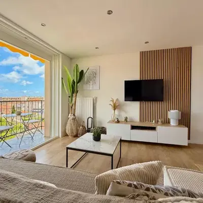 T3 Sea view walking distance of Palais