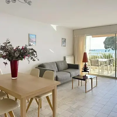 Cozy 2-bedroom apartment with terrace