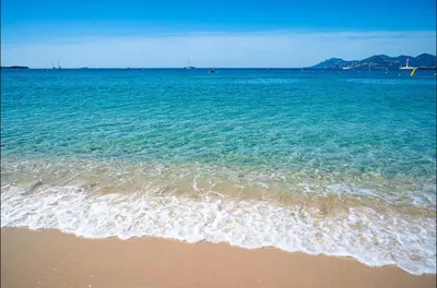 a view of the ocean from the beach at Elegant 2P Rue Meynadier 350 m Palais & beaches in Cannes