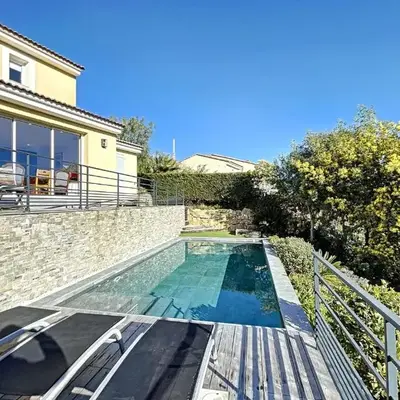 Peaceful villa with pool and garden - 5 minutes from Cannes beaches