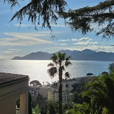 RENOIR 1265 Villa Francia - F2 très belle vue mer
