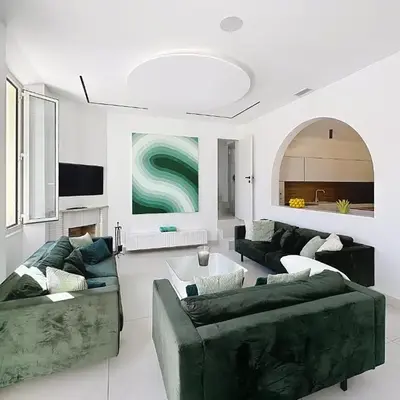 Modern 5-bedroom villa with swimming pool in Cannes