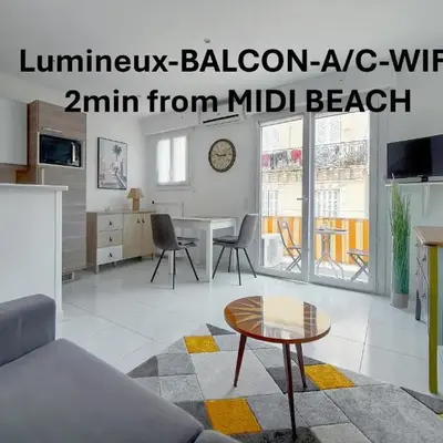 Studio lumineux avec balcon A0B207