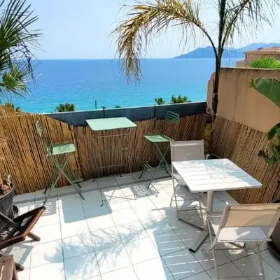 Theo'z apartments