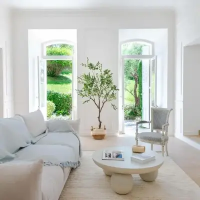 Garden-Level Apartment in Bourgeois Residence Near Croisette & Beaches