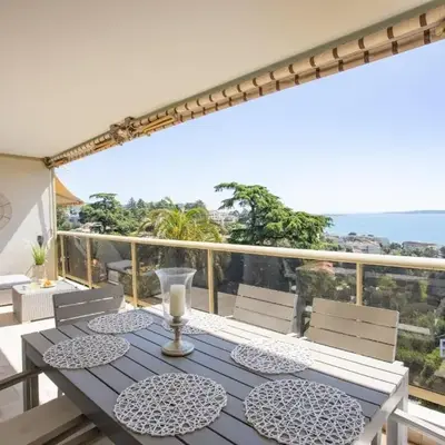 Beautiful apartment in Cannes SEA VIEW and POOL