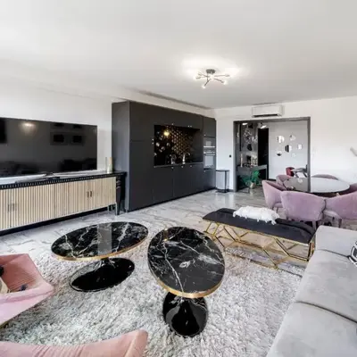 -CLR- Charming 3-Bedroom Apartment in the Heart of Cannes