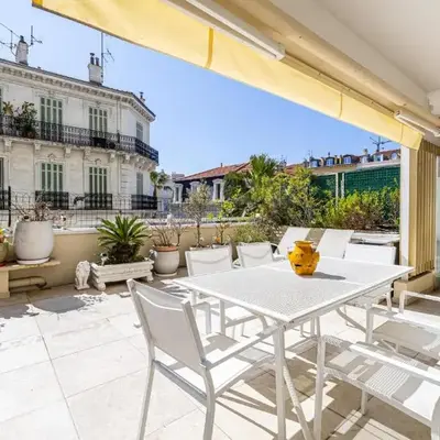 REF 1966 - Cannes city center