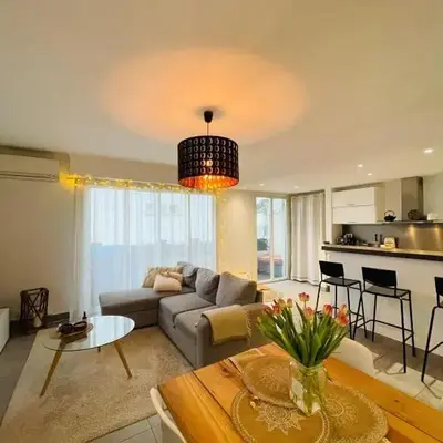 Bel Appartement lumineux avec balcon