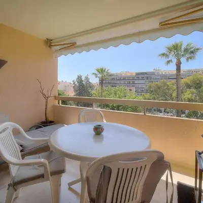 REF 1514 - Apartment with unobstructed view to rent