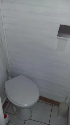 a bathroom with a white toilet in a room at PROMO! Studio, Plein Center, Vieux Port, 200 m des plages in Cannes