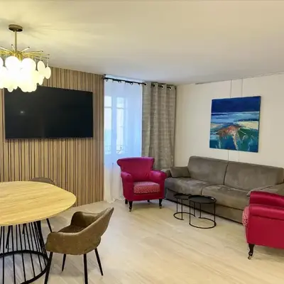 Elegant old port apartment