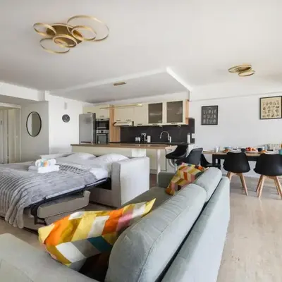 Reine Astrid Palm Beach Suite