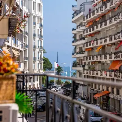 Luxe 1 minute a pied du Martinez plage shopping vu Mer