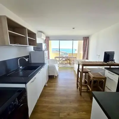 Ingres 158 - F3 vue mer Villa Francia