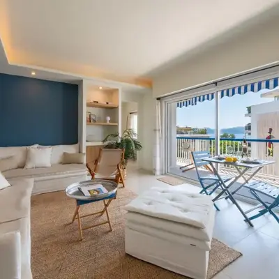 2-Br Apartment with Terrace & Sea View Palm Beach Cannes