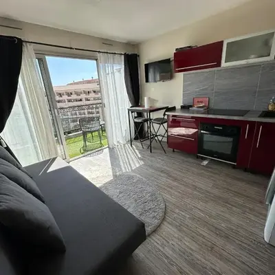 Studio avec terrasse