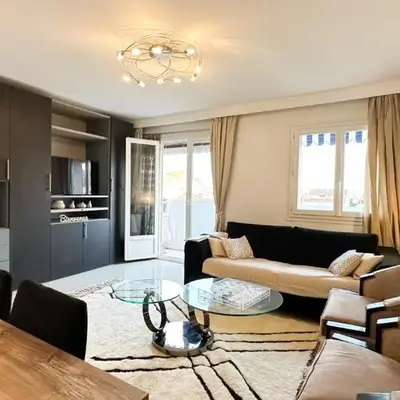 Beautiful renovated luxury apartment terrace parking