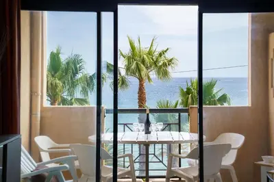 Gallery image of Azuréa, vue mer avec ses 2 piscines in Cannes