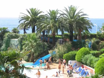 Gallery image of Azuréa, vue mer avec ses 2 piscines in Cannes