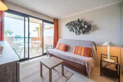 Gallery image of Azuréa, vue mer avec ses 2 piscines in Cannes