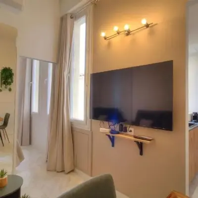 Cannes centre rue d'antibes et palais