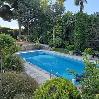 1-Bedroom guesthouse with pool access