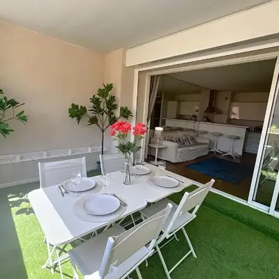 Cannes central Rue d'Antibes wide 1 BDR w terrace - quiet in green scenery
