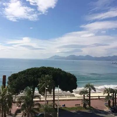 Cannes La Croisette - Studio face mer avec chambre cabine et balcon