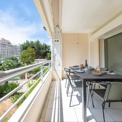 2-Br Apartment Residence with Pool Near La Croisette