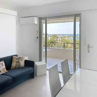 Bright one bedroom apartment on La Croisette