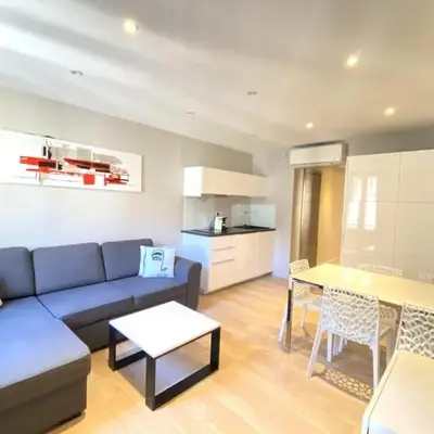 Stylish 2 Bed Apartment 1 Min to Palais & Beach