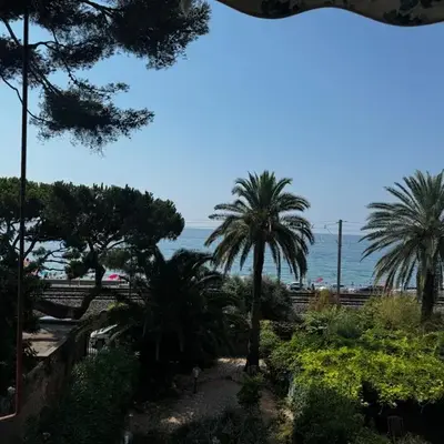 3-room apartment with sea view in Cannes