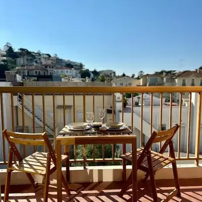 Studio lumineux 5 minutes Croisette et rue Antibes