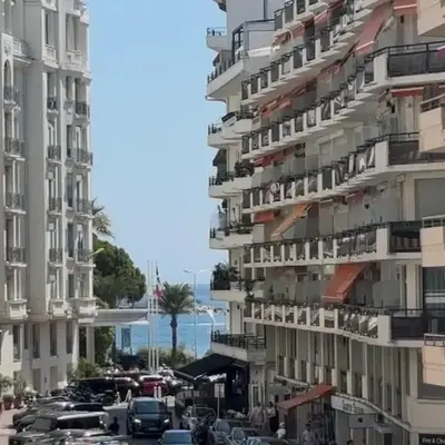 2 pieces 50 metres des plages