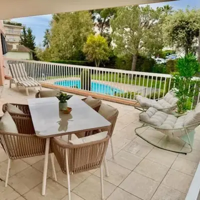 The Noailles - Lovely flat with swimming pool five minutes from the beach