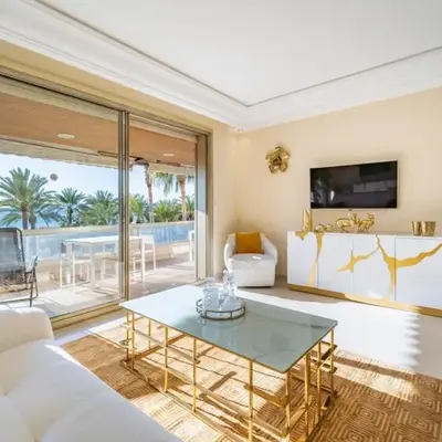 Wonderful 2 bedroom facing the Croisette