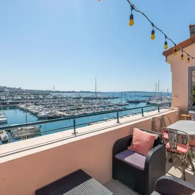 Cozystay 1674 - Gorgeous sea view 3-bedroom duplex
