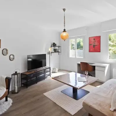Le Tivoli - City Centre - Quiet - Spacious