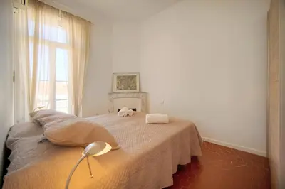 a bedroom with a bed with two towels on it at Chic 2 Pieces BALCON, HOCHE-HYPERCENTRE A1B162 in Cannes