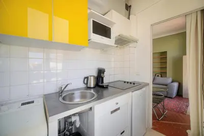 a kitchen with a sink and a counter top at Chic 2 Pieces BALCON, HOCHE-HYPERCENTRE A1B162 in Cannes