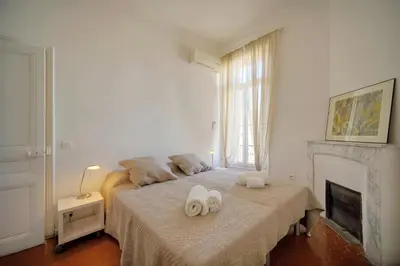 a bedroom with a bed with two towels on it at Chic 2 Pieces BALCON, HOCHE-HYPERCENTRE A1B162 in Cannes